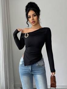 Selianne 新款秋冬斜肩长袖T恤，女士款，腰部金属扣收腰，褶皱不对称下摆针织上衣 - 黑色 - 查看 1