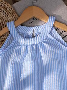 SHEIN Set med randig halterneck-topp och byxor för två flickor, semester och avslappnad stil - Blått och Vitt - Visa 3