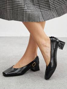 CUCCOO BIZCHIC حذاء نسائي جديد لصيف 2025 بتصميم فينتاج، بفتحة مربعة للأصبع وكعب منخفض، مصنوع من نسيج شبكي منسوج، حذاء ماري جين بكعب سميك وحزام مفتوح للتهوية وأصبع مغلق