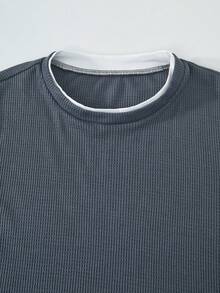 SHEIN Mirajuku 青少年（男孩）撞色领休闲T恤，春秋季 - 深灰色 - 查看 3