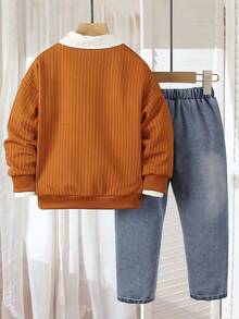 SHEIN 4-7岁男童两件套，包括一件纹理针织圆领卫衣和一条仿口袋牛仔裤，休闲简约设计，适合上学、旅行、节日派对和日常穿着。 - 棕色 - 查看 2