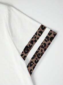 Resyla Classic Khaki Leopard-Print Striped Women's White T-Shirt Simple Knight Print Design Perfect For Summer Fashion T-Shirt Stylish T-Shirt Sibling Gift Sister Gift Mom Gift Mother's Day Gift Casual Yet Fashionable Top - White - View 4