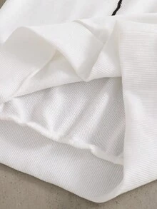 SHEIN 2 件/套时尚白色连帽衫搭配橄榄绿色裤子，适合青少年男孩的时尚服装，连帽衫采用绿色定位印花，面料柔软舒适，适合春秋季穿着，适合上学、郊游等。 - 卡其色 - 查看 8
