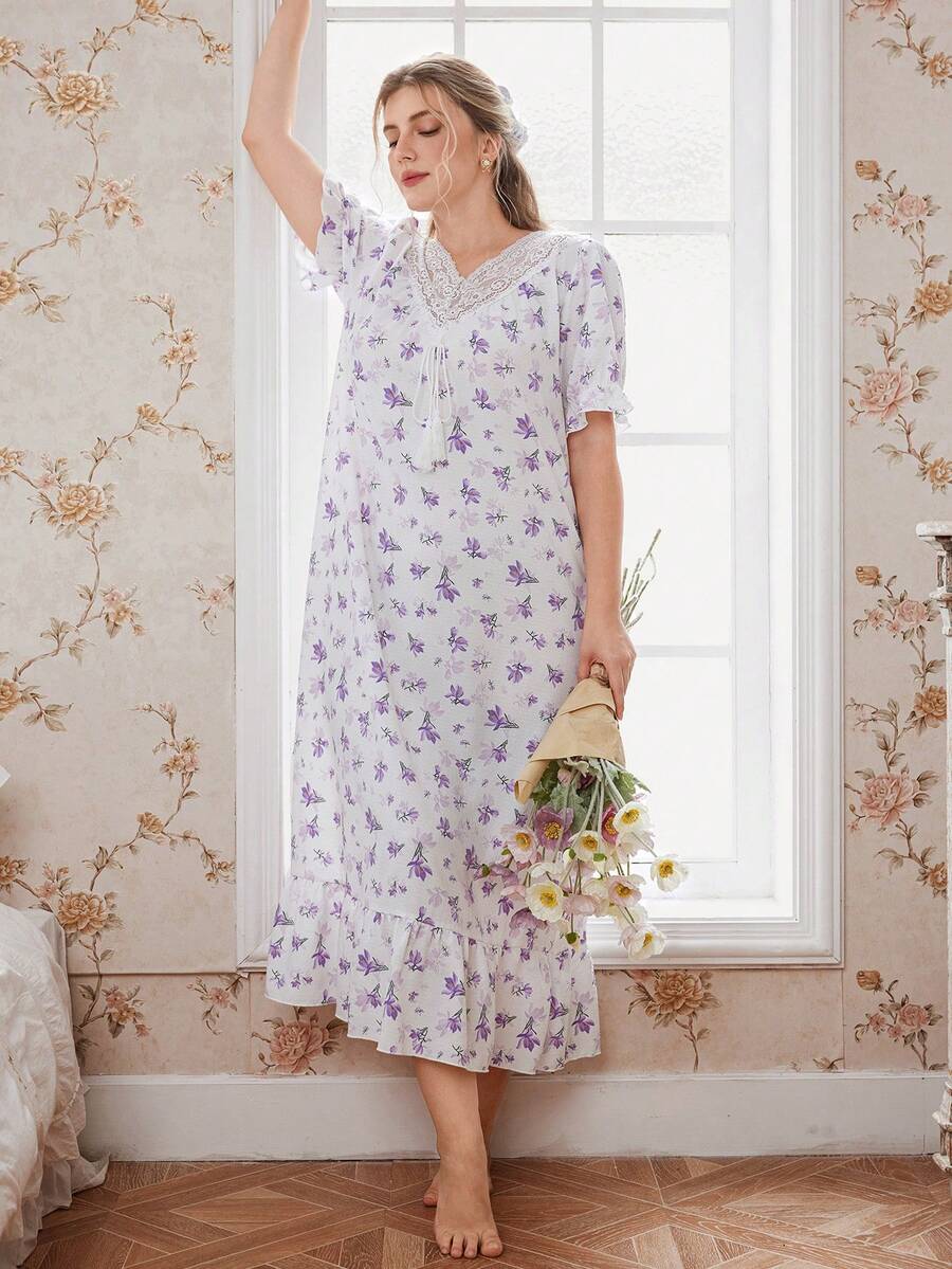 SHEIN 大码女士浪漫蕾丝V领流苏系带印花睡裙，Moo Moo睡衣 - 米色 - 查看 1