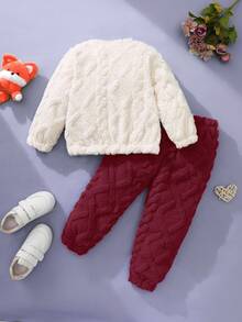 SHEIN Playful Pals 女童秋冬白色紫色提花抓絨套頭衫長褲套裝，刺繡圖案，4-7歲麻花編織套裝，適合幼兒園、生日、嬰兒 - 酒紅色 - 查看 3