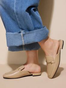 CUCCOO CURVES Mulas planas de estilo casual con decoración de metal para mujer - Albaricoque - Ver 3