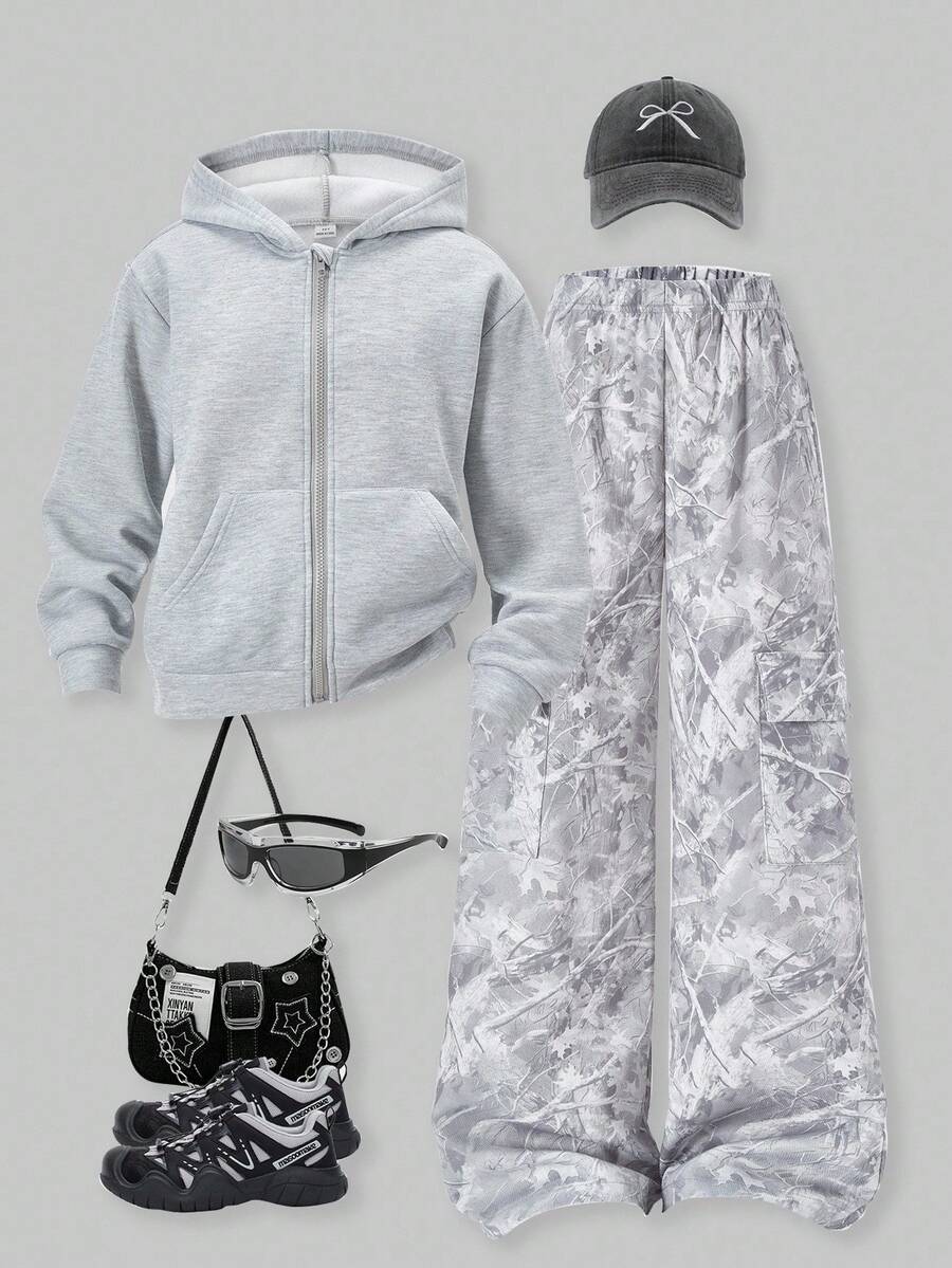 SHEIN ChillGRL 2 件套青少年女孩街头休闲宽松设计拉链连帽夹克搭配迷彩印花工装裤套装，适合日常通勤、休闲、度假、聚会、街头风格 - 淺灰色 - 查看 1