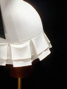 Amplova Váy ngắn Bandeau bèo nhún viền màu tương phản họa tiết bướm dành cho nữ - Đen và trắng - Xem 5