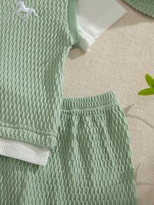 Souflis Souflis 男婴夏季蓝色圆领二合一上衣短裤套装（含帽子），3件装，华夫格面料，适合日常户外玩耍、上学、度假，风格优雅，适合家庭休闲、运动和聚会。 - 彩色 - 查看 6