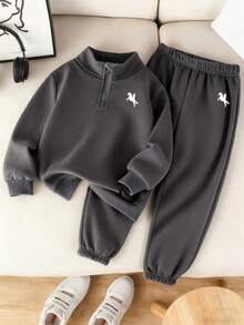 2 件套年轻男孩休闲简约半拉链立领运动衫和慢跑裤套装，日常穿着 - 深灰色 - 查看 3