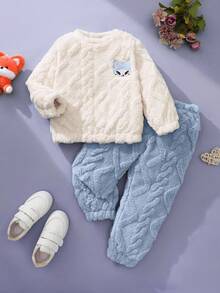 SHEIN Playful Pals 女童秋冬淺藍色提花抓絨套頭上衣與長褲套裝，可愛刺繡圖案，彈性袖口與下擺，女孩日常必備穿搭 - 淺藍色 - 查看 2