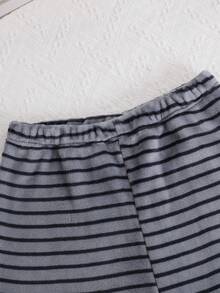 Bộ đồ ngủ gồm 2 chiếc áo dài tay họa tiết kẻ caro thường ngày và quần dài cho bé trai tuổi teen - Xám - Xem 6