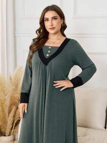 Lacomfia Plus Size Color Block Loose A-Line Dress With Decorative Buttons - Green - View 4