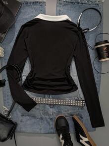 Attitoon 休闲复古学院风黑白撞色Polo领运动徽章字母印花图案女式休闲撞色拼接褶皱装饰长袖T恤，适合秋冬季节，复古、经典、百搭、学院风，返校季，秋季，女士秋装，女士冬装 - 黑色 - 查看 2