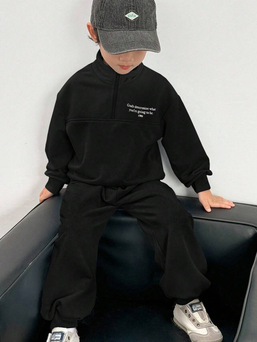 Genkimix Kids 两件套男童字母印花休闲上衣 + 纯色锥形休闲裤 - 黑色 - 查看 1