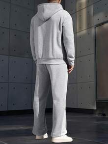 Manfinity CasualCool 男士拉链连帽衫和运动裤休闲运动套装 男士灰白套装 男士套装 男士运动服套装 男士针织两件套运动套装 适合男士穿着，适合日常休闲、周末旅行、户外活动、探险旅行、轻松的工作环境或半正式场合，也是送给男友/丈夫、周年纪念日、派对、圣诞节和新年礼物的理想选择。 - 灰色 - 查看 2