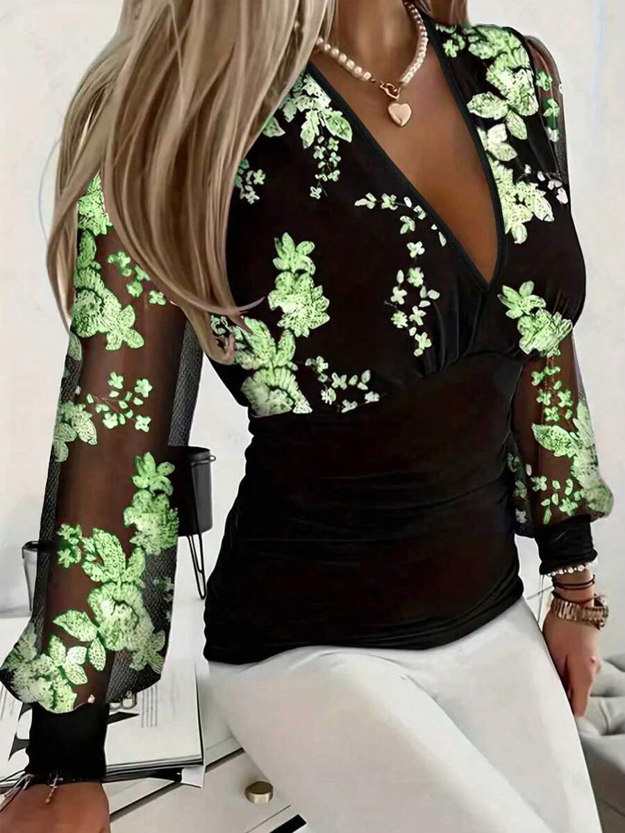 SHEIN LUNE 女式刺绣透视深V领T恤图案T恤女式上衣 - 綠色 - 查看 1