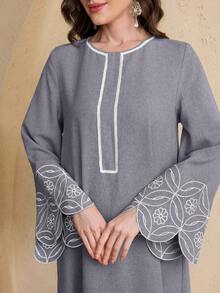 Al Najma 女士春夏圆领编织滚边刺绣喇叭袖阿拉伯风格连衣裙，阿拉伯连衣裙 - 灰色 - 查看 3