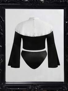 Fantasy Costume Fantasy Costume 大码女士性感内衣套装，包括长袖露肩上衣、低腰吊袜带内裤、披肩和头饰（4件套） - 黑與白 - 查看 8