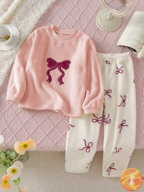 طقم بيجامات عيد الميلاد للفتاة الصغيرة، يشمل ملابس علوية كريمية بأكمام طويلة مطرزة بفيونكة ناعمة وبنطلون مفصل بفيونكة ناعمة، قماش محبوك ناعم، مريح، قابل للغسل في الغسالة، يباع بشكل منفصل في عبوات مجموعة من 3 قطع