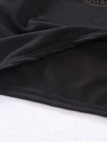 Genkimix Kids 女孩活力字母印花长袖连帽衫搭配宽松长裙套装，寓意深刻的字母印花，宽松版型，落肩设计，适合学校、居家、郊游、派对、生日、运动等各种场合。 - 黑色 - 查看 8