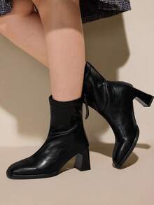 CUCCOO CURVES 女士时尚百搭宽楦高跟靴 - 黑色 - 查看 3