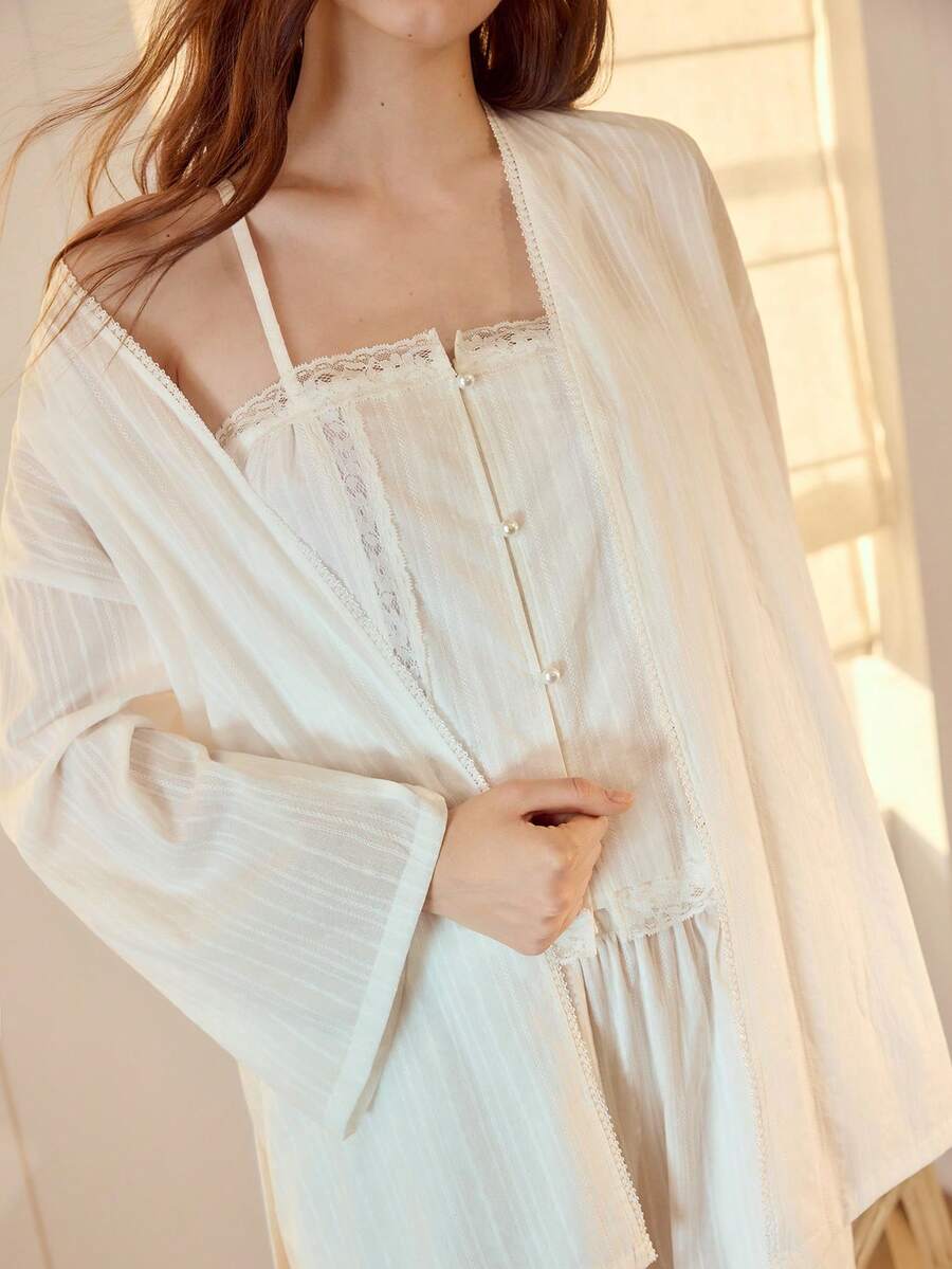 MOTF PREMIUM 三件套纯色蕾丝拼接吊带背心、阔腿裤和系带睡袍套装 - 白色 - 查看 2