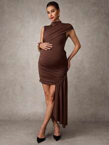 MaterniChic Vestido de maternidad elegante para fiesta de unicolor con drapeado ajustado y bajo asimétrico - Marrón - Ver 1