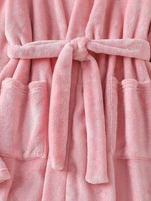 少女优雅粉色阻燃保暖柔软毛绒睡衣，饰有可爱心形刺绣图案，长袖长袍，腰部系带 - 粉色 - 查看 4