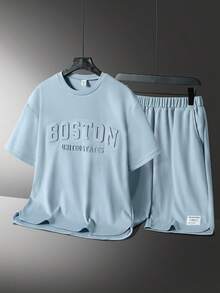 Vacaura 2 件套青少年男童休闲装，搭配时尚压花英文图案圆领运动衫上衣，弧形下摆设计，搭配简约印花短裤，适合夏季和秋季 - 淺藍色 - 查看 3