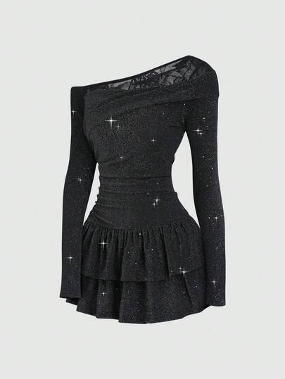 Sweetra 新款亮面面料时尚蕾丝拼接斜肩优雅新年派对鸡尾酒会通勤日常穿着收腰喇叭下摆迷你连衣裙，女士