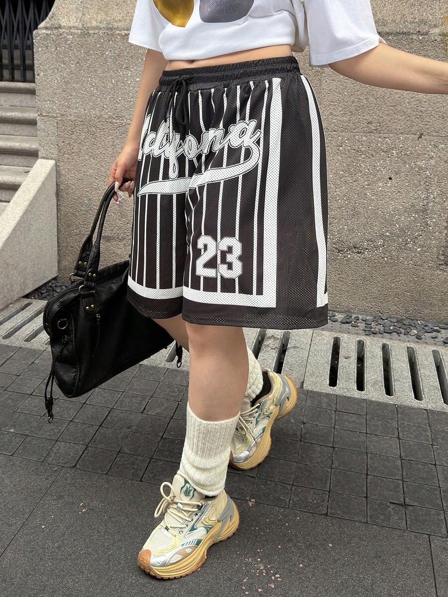 SHEIN EZwear 大码黑白字母条纹休闲高街膝盖长度短裤,夏季 - 黑與白 - 查看 1