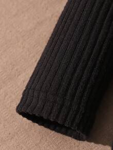 SHEIN Genkimix Kids 男童百搭长袖高领T恤，适合秋冬季穿着