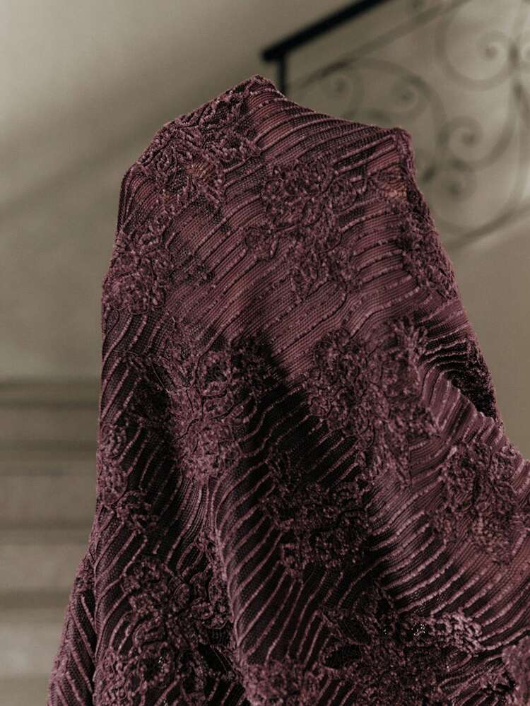 High Quality Fashion Women's Embroidered Pleated Textured Mock Neck Long Sleeve Top