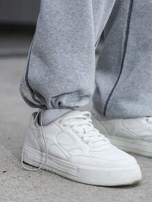 Manfinity Hypemode Quần nỉ nam in chữ, cạp chun, túi, ống rộng, dáng suông, kiểu dáng rộng rãi, quần nỉ thể thao nam, quần nỉ rộng ống cho nam màu xám. - Màu Xám nhạt - Xem 5