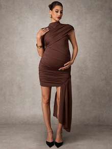 MaterniChic Vestido de maternidad elegante para fiesta de unicolor con drapeado ajustado y bajo asimétrico - Marrón - Ver 4