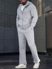 Manfinity CasualCool 男士拉链连帽衫和运动裤休闲运动套装 男士灰白套装 男士套装 男士运动服套装 男士针织两件套运动套装 适合男士穿着，适合日常休闲、周末旅行、户外活动、探险旅行、轻松的工作环境或半正式场合，也是送给男友/丈夫、周年纪念日、派对、圣诞节和新年礼物的理想选择。 - 灰色 - 查看 4
