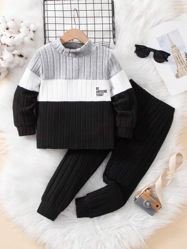 SHEIN Vintaside Kids Young Boys Letter Patched Colorblock Mock Neck Tee & Sweatpants Chic Outfits For Autumn/Winter