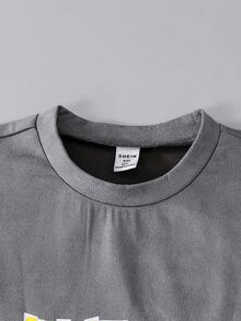 SHEIN Explorewe 两件套男童灰色宽松圆领短袖DREAM字母印花上衣搭配黑色阔腿裤，裤子采用松紧腰设计，裤腿有层次感，休闲街头风，适合夏季、街头、返校、日常穿着。 - 彩色 - 查看 5