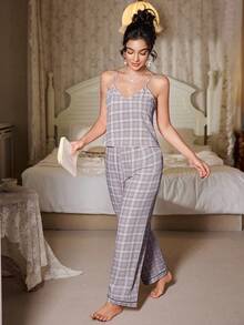 SHEIN 粉色优雅格子印花V领吊带背心和裤子女士睡衣套装