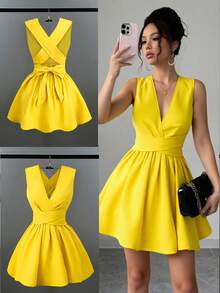 Franclia 女士浪漫优雅性感婚礼宾客纯色交叉 V 领无袖 A 字迷你连衣裙，演唱会服装百搭设计，适合海滩、派对、春夏口袋晚礼服露背奶油黄短裙