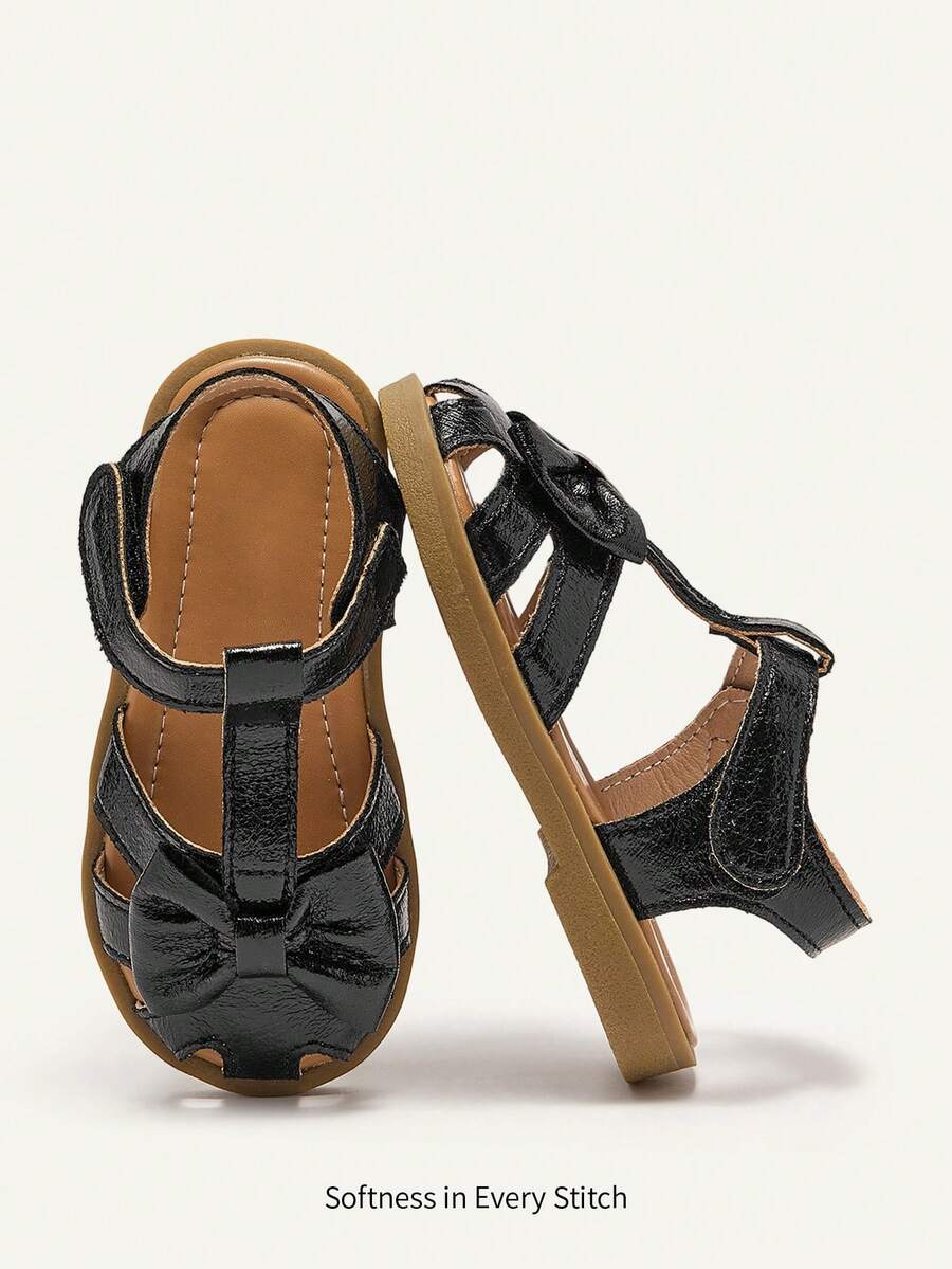 Cozy Pixies 夏季时尚女童平底凉鞋，金色公主风舒适鞋，适合度假派对 - 黑色 - 查看 1