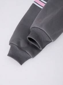 SHEIN Explorewe 2 件套年轻女孩深灰色羊毛插肩袖 23 号加州图案圆领运动衫和阔腿裤套装 - 彩色 - 查看 3