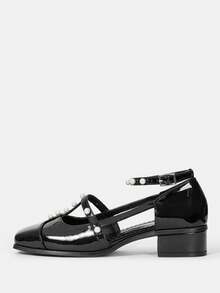 Women'S Fashionable Black & White Flat Shoes - Black and White - View 5