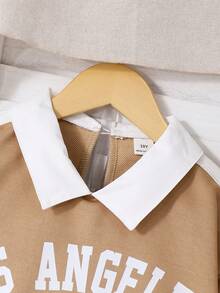 SHEIN 两件套少女学院风翻领卫衣，英文印花，搭配时尚百褶裙，袖口饰有撞色缎带和蝴蝶结，舒适针织面料，充满青春活力，适合上学或休闲外出穿着。 - 卡其色 - 查看 3