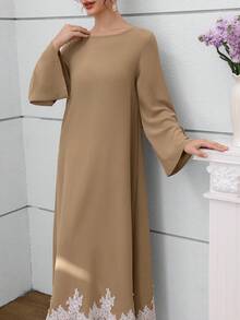 Al Najma 优雅圆领喇叭袖撞色蕾丝长款阿巴雅连衣裙 - 卡其色 - 查看 8