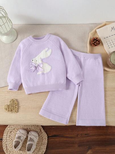 SHEIN Vintaside Kids Bộ 2 áo len dệt kim hình thỏ jacquard và quần ống rộng cho bé gái, nơ hoa xinh xắn, trang phục thời trang cho mùa thu/đông, thích hợp mặc hàng ngày, thường ngày, du lịch và đi học