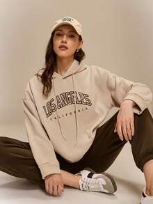 Hanevo 2 件女式字母印花长袖连帽运动衫和运动裤套装，秋冬季休闲装 - 彩色 - 查看 7