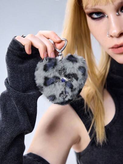 Kawaii 1pc Y2K Retro Chic Punk High-End Gray Faux Fur Animal Print Rivet 3D Heart Crystal Hollow Cross DIY Keychain Bag Charm, Suitable For Women, Daily Wear, Holiday Gift