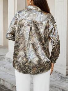 SHEIN LUNE Chemise décontractée à manches longues pour femmes grandes tailles, avec imprimé tout-sur-tout, boutons devant, poches plaquées. Idéale pour Thanksgiving, Nouvel An, l'hiver et Noël